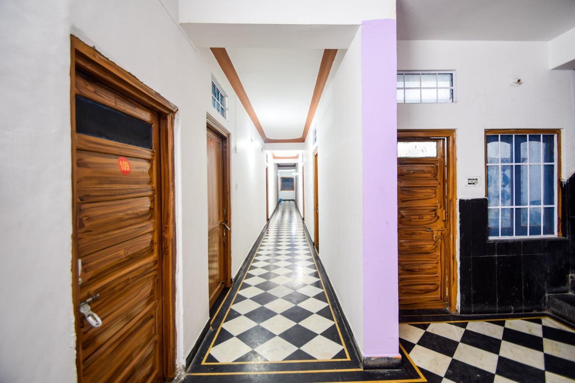 Hotel O Vip Удайпур Екстериор снимка